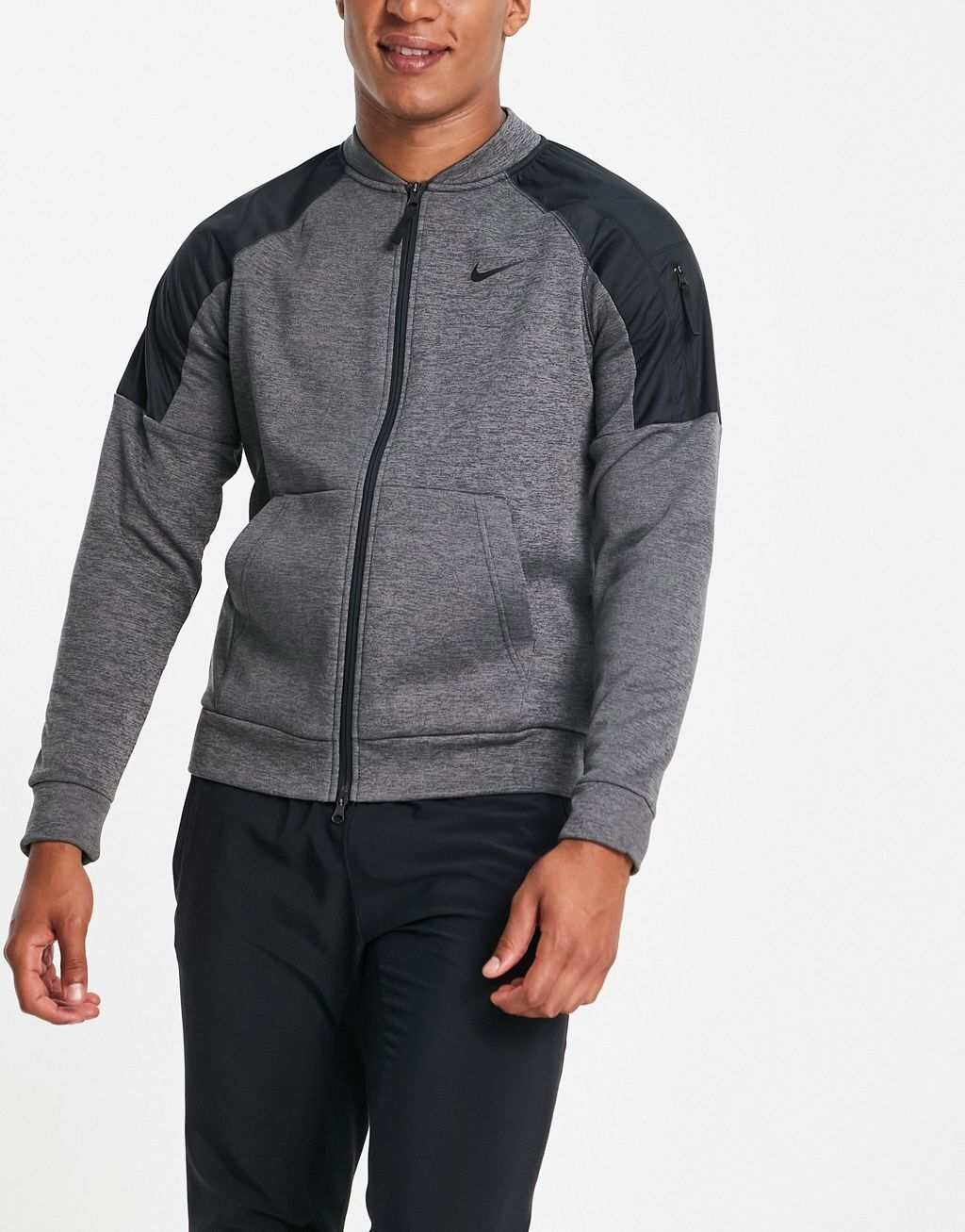

Серо-черная куртка-бомбер на молнии Nike Training Therma Novelty