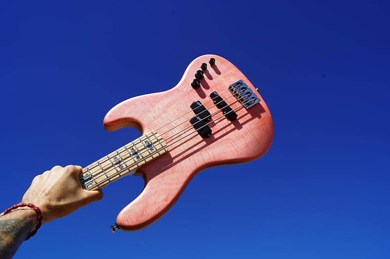 Басс гитара Spector USA Coda 4 DLX - Trans Pink Stain Matte 4-String Bass Guitar w/ Deluxe Protec Gig Bag