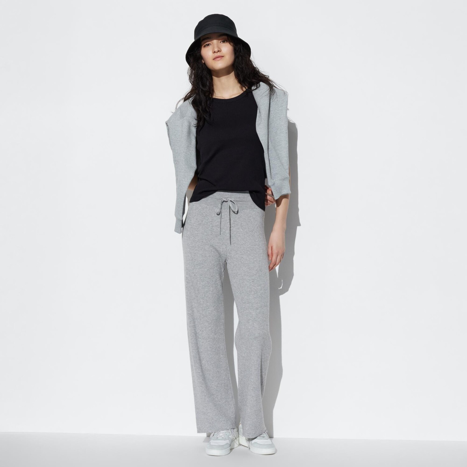 

Брюки UNIQLO трикотажные в рубчик, серый