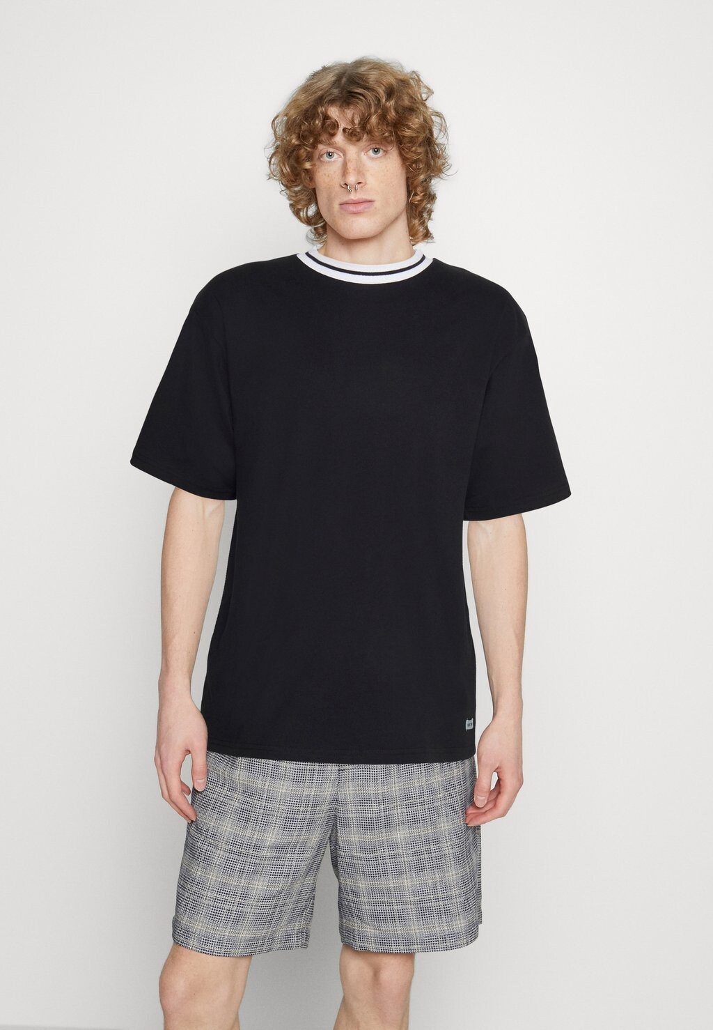 

Футболка с принтом Jack & Jones, черный