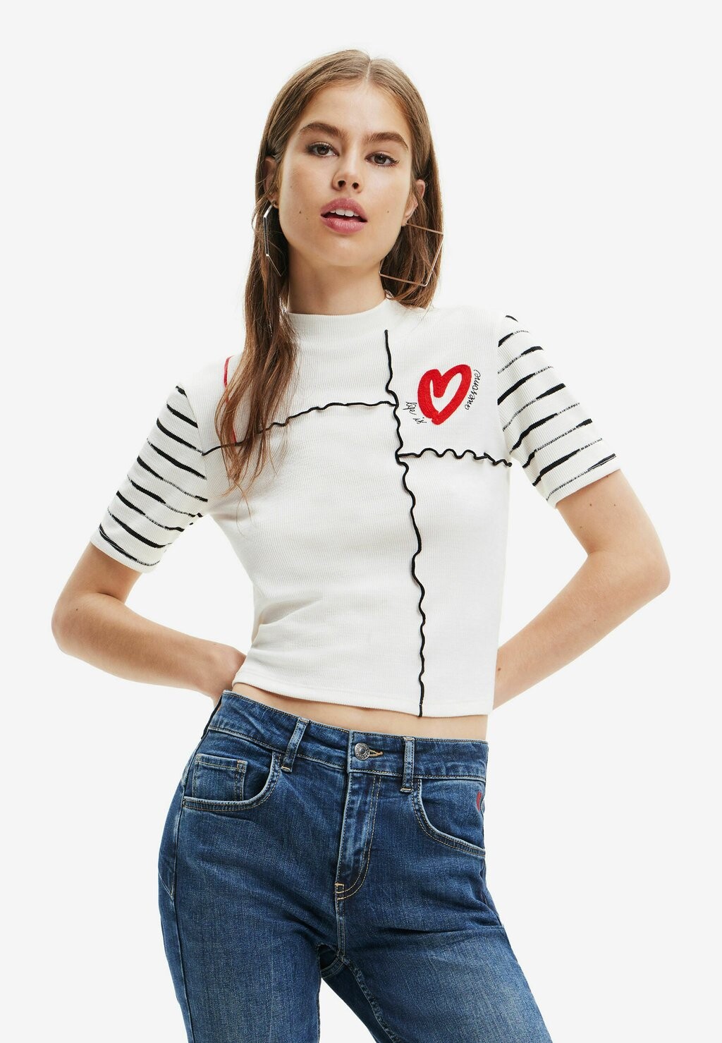 

Футболка с принтом Desigual, белый