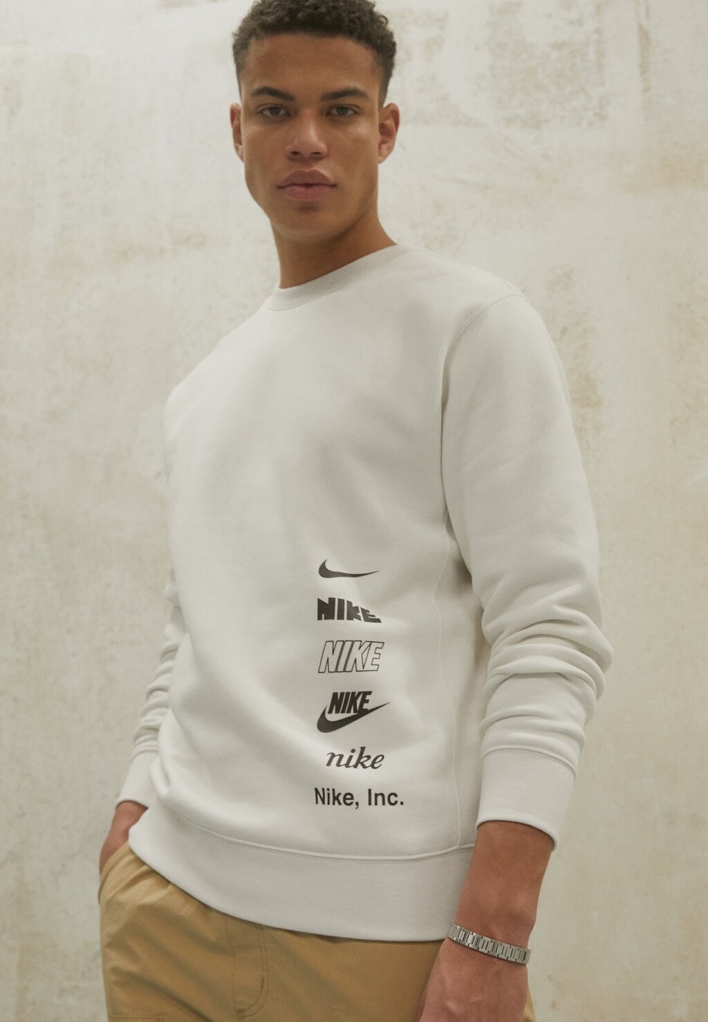 

Толстовка Nike