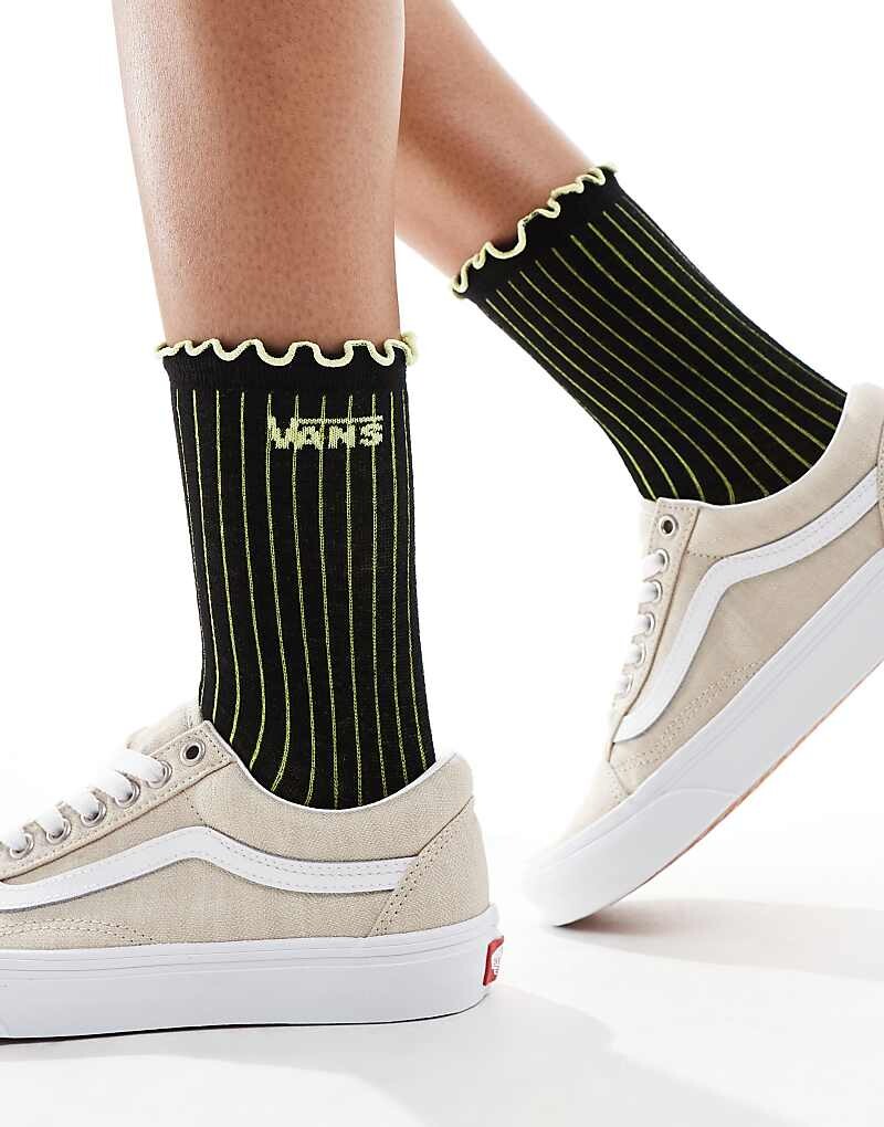 

Черные носки Vans – с рюшами по краю