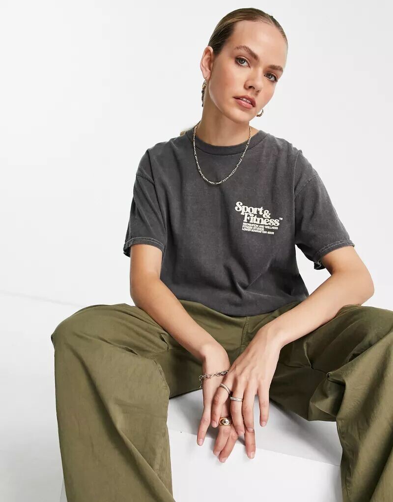 

Футболка оверсайз Topshop с угольным графическим принтом Sports & Fitness