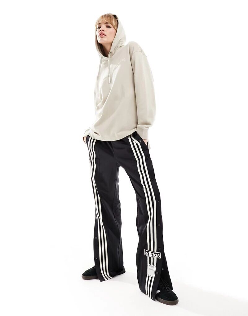 

Бежевая худи с логотипом adidas Terrex
