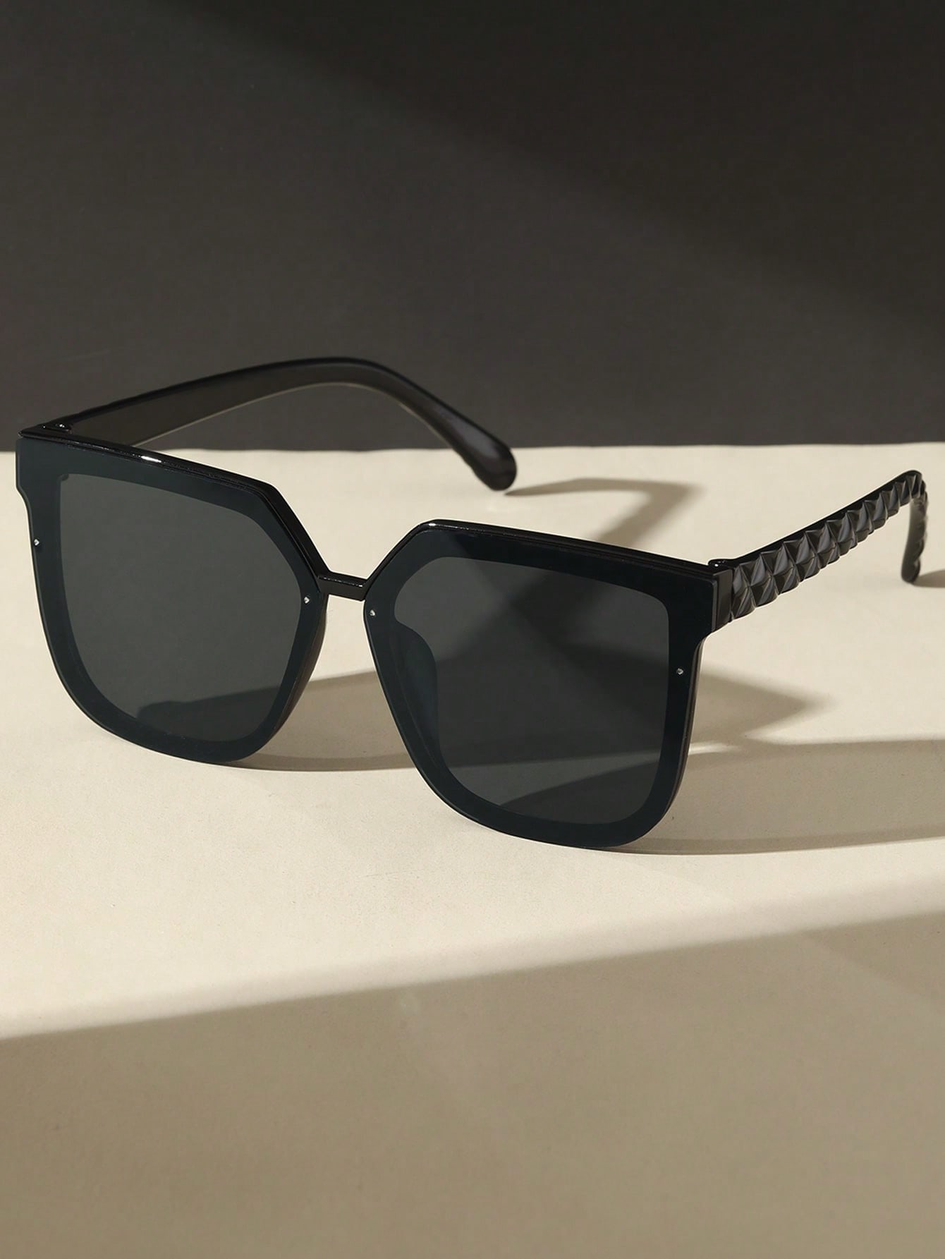 цена 1 шт. женские квадратные пластиковые индивидуальные солнцезащитные очки в стиле бохо для вождения