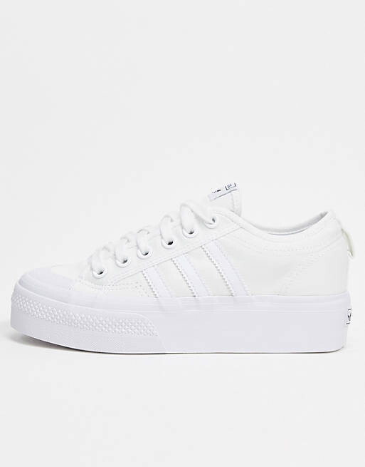 

Белые кроссовки на платформе adidas Originals Nizza