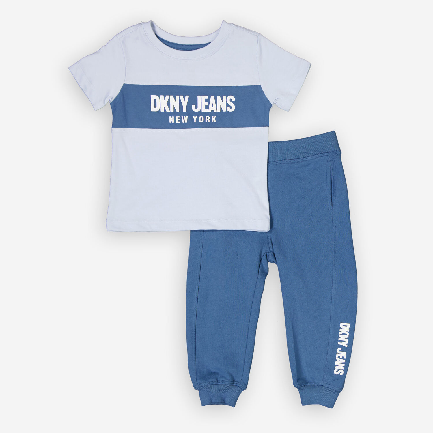 Комплект-двойка синего цвета, состоящий из футболки и спортивных штанов DKNY Jeans