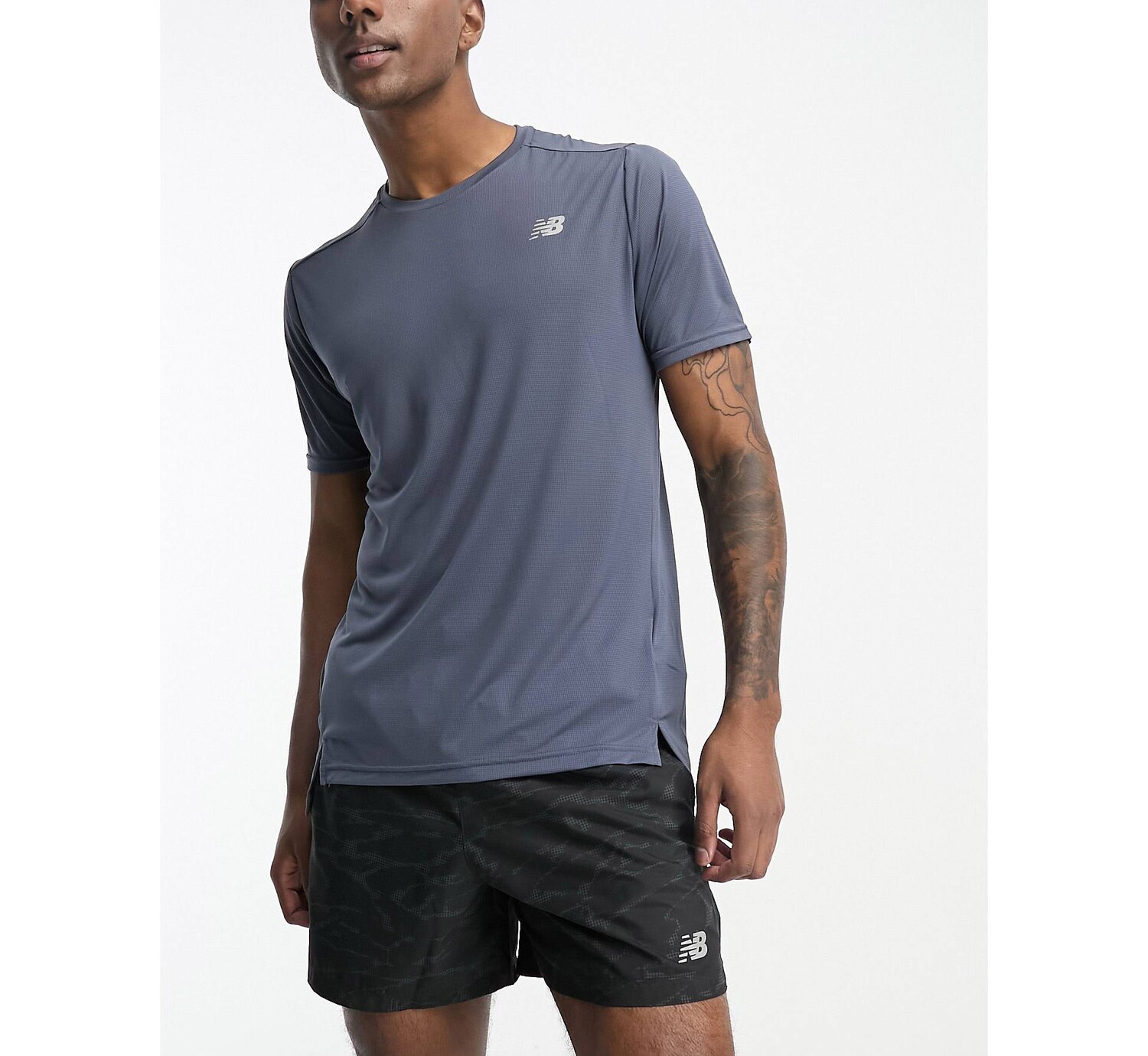

Серые шорты с короткими рукавами New Balance Accelerate, Серый