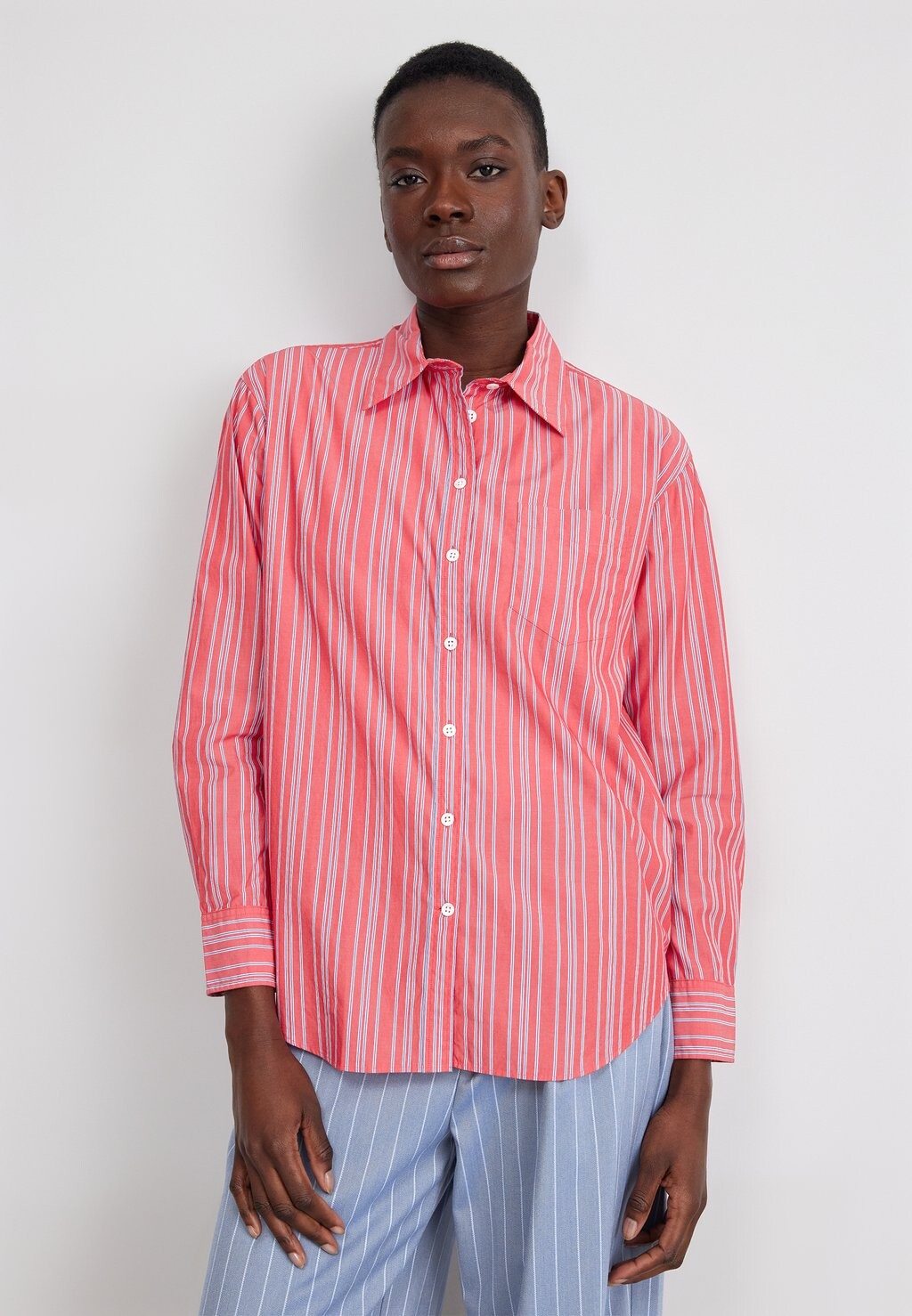 

Блузка-рубашка STRIPED SHIRT GANT, цвет bright red