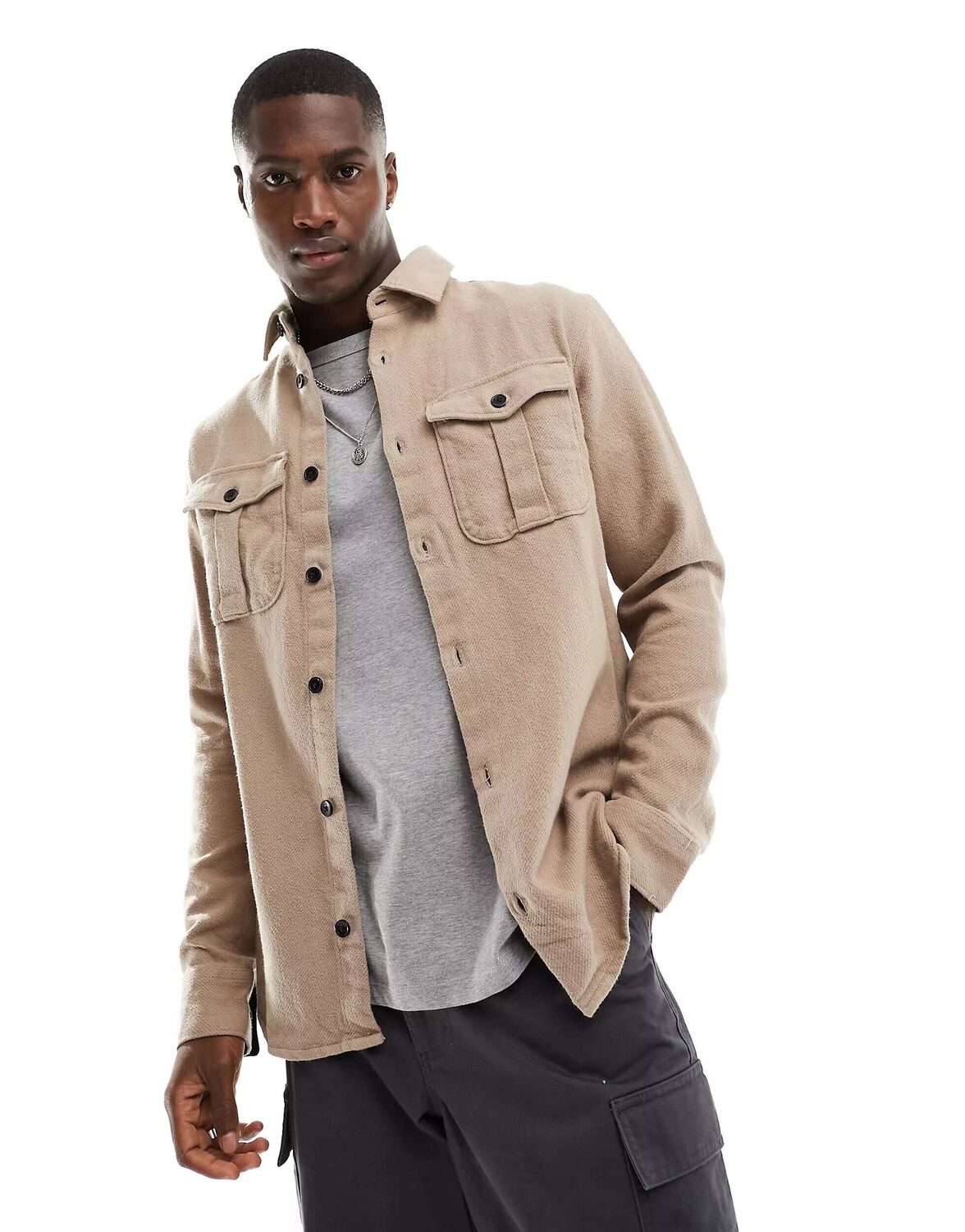 

Бежевая рубашка с двумя карманами Jack & Jones