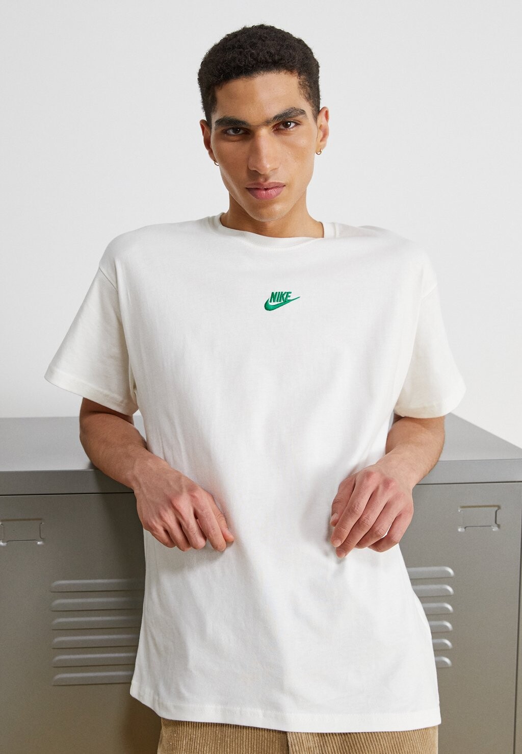 

Базовая футболка CLUB TEE Nike, парус