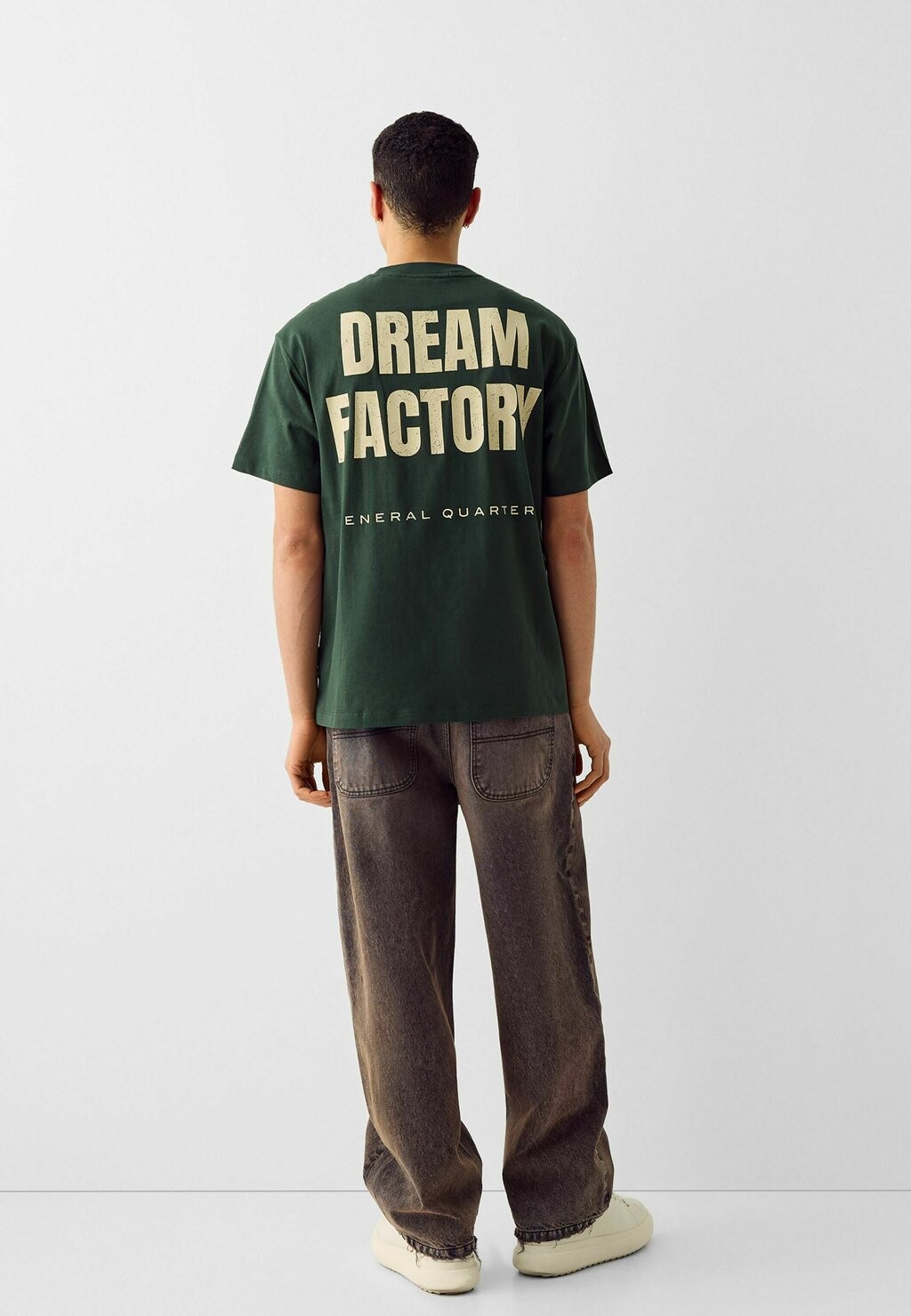 

Футболка с принтом Boxy Fit Short Sleeve Varsity Bershka, цвет dark green