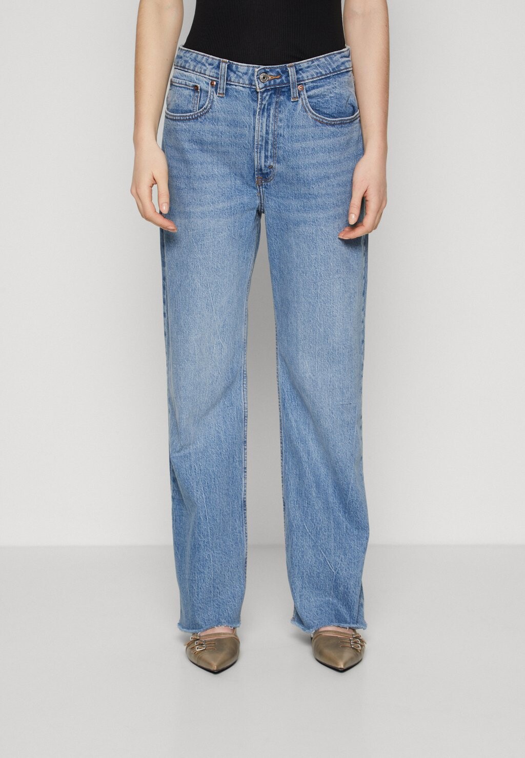 

Джинсы свободного кроя 90S Abercrombie & Fitch, цвет medium clean