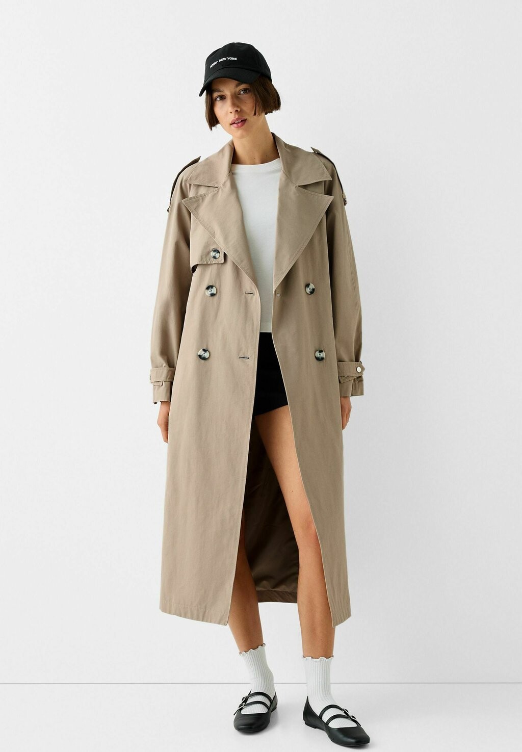

Тренч Bershka, цвет sand