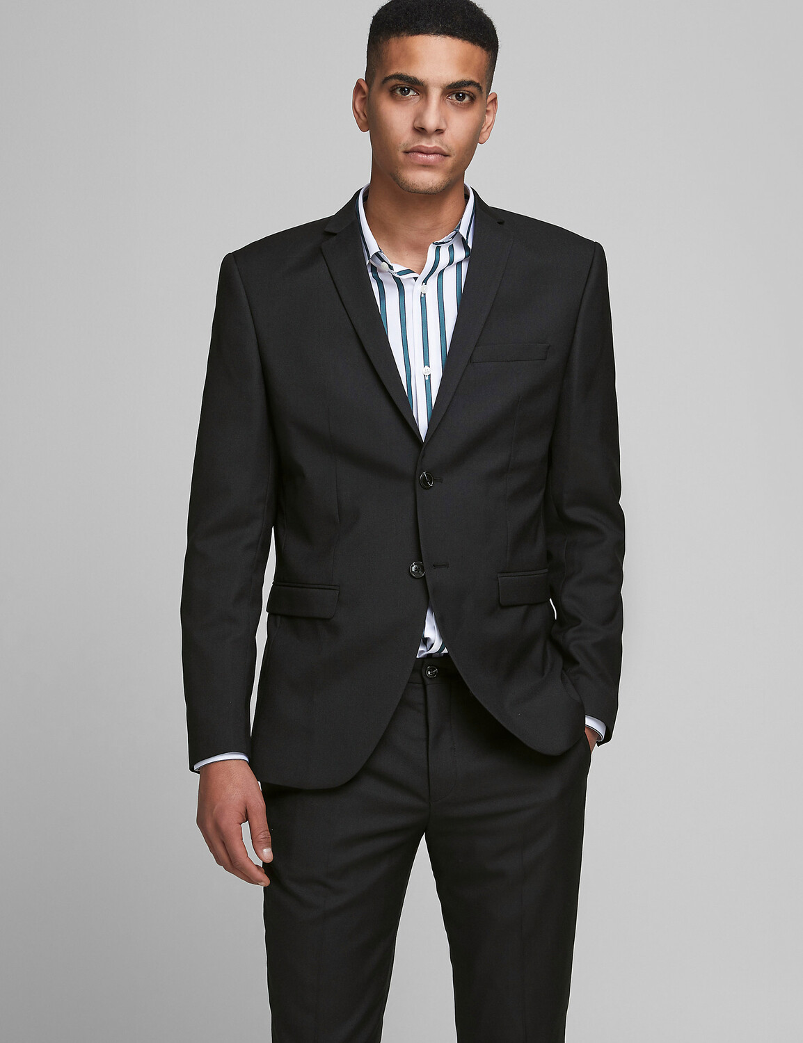 

Приталенный пиджак JACK & JONES, черный