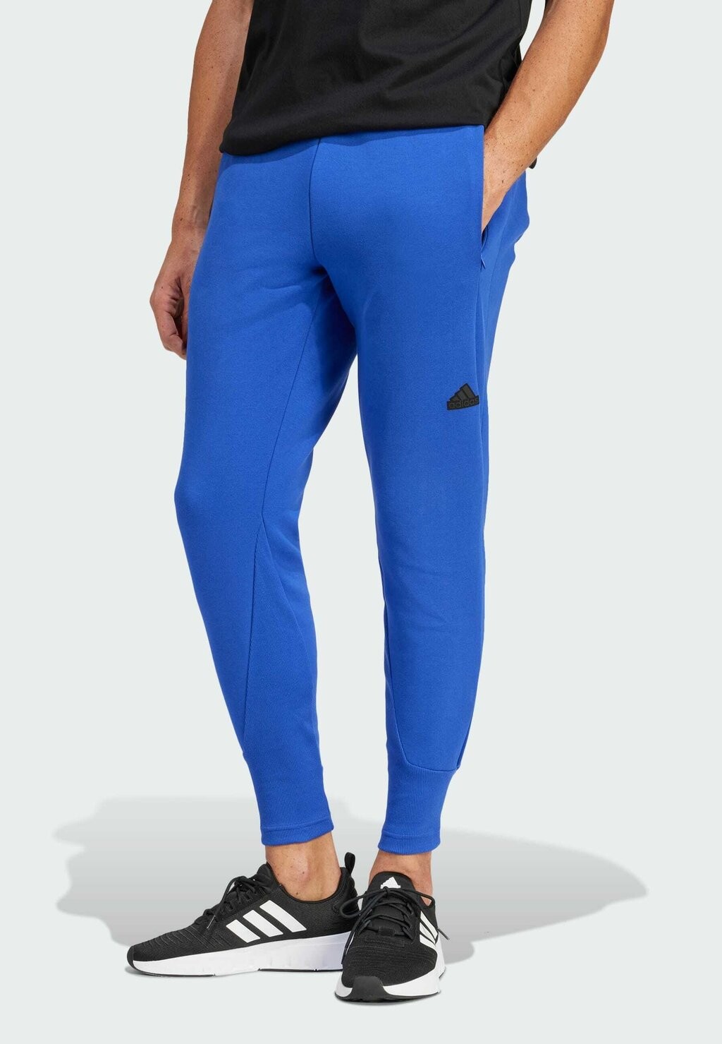 

Брюки спортивные Z.N.E. Premium adidas Sportswear, цвет semi lucid blue