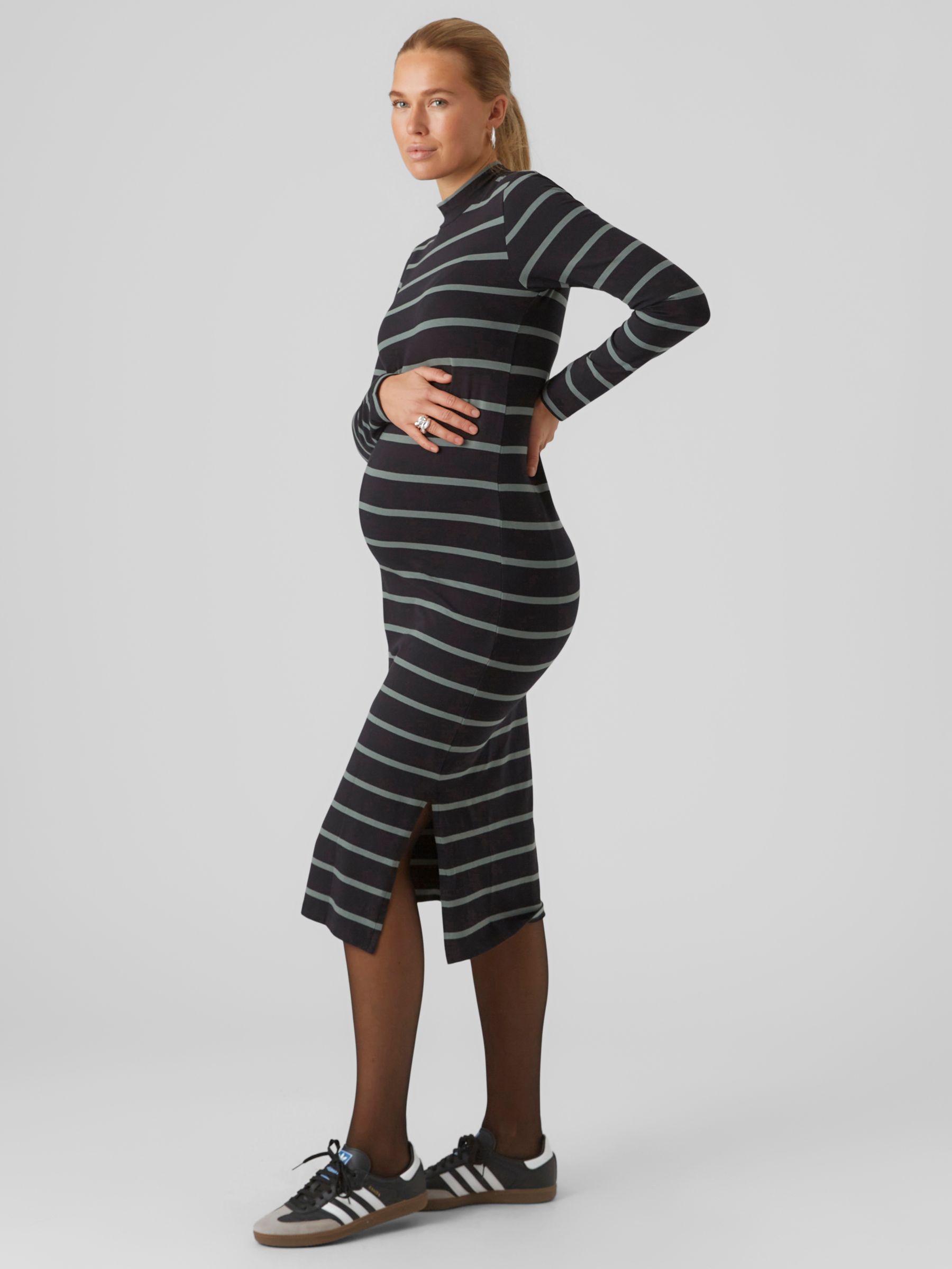 цена Облегающее платье для беременных в полоску Mia Mamalicious, черный/темный лес