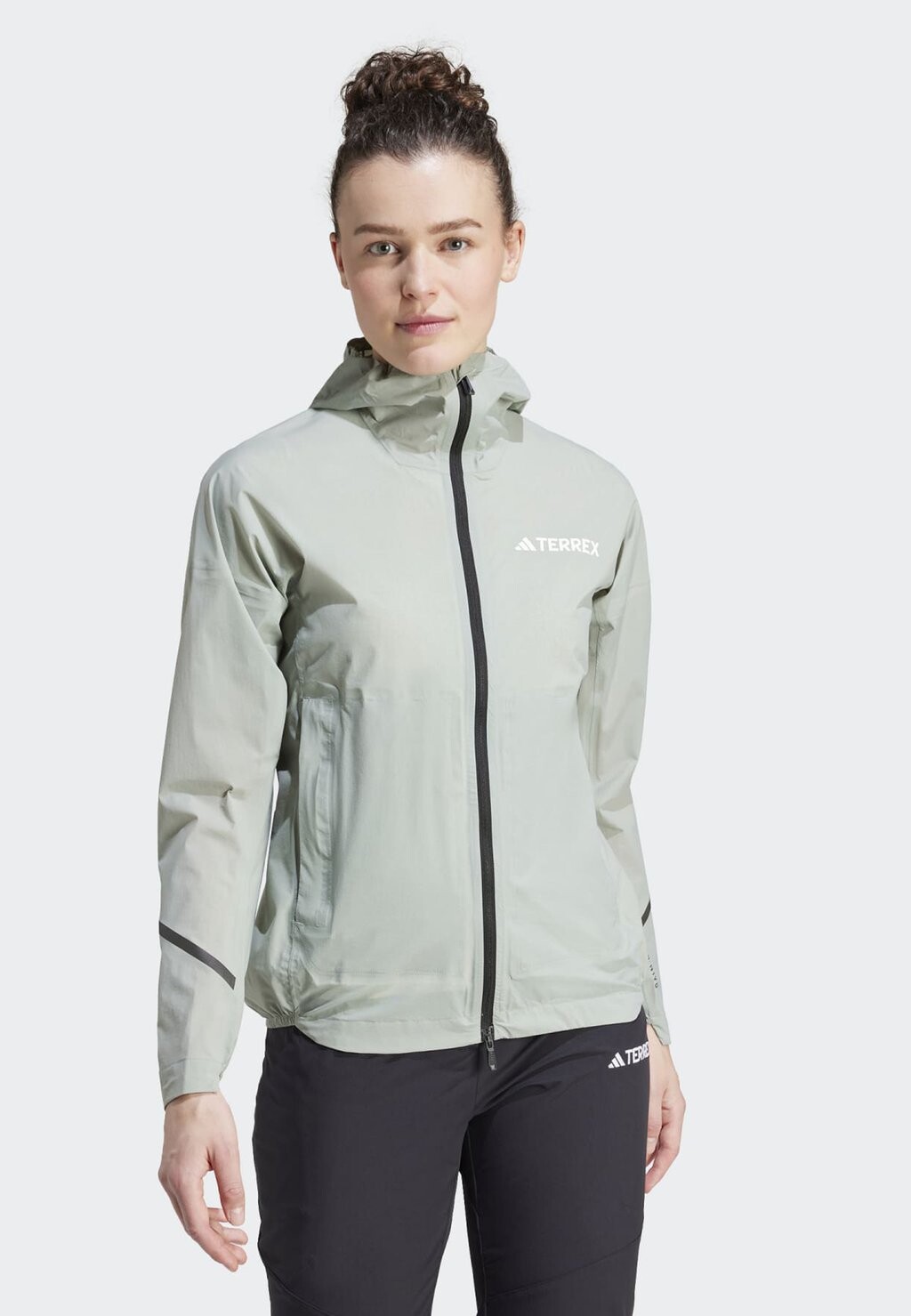 

Жёсткая куртка XPERIOR 2.5L LIGHT RAIN.RDY JACKET Adidas Terrex, цвет silver green