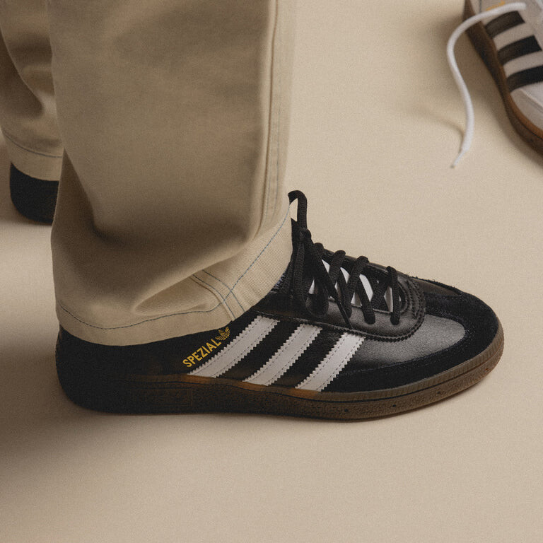 

Кроссовки Handball Spezial Adidas, черный