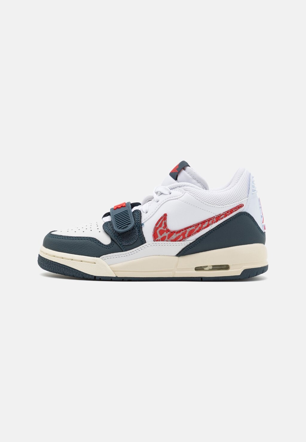 Баскетбольные кроссовки Air Jordan Legacy 312 Unisex Jordan, цвет white/armory navy/wolf grey/pale ivory баскетбольные кроссовки air jordan 1 mid se unisex цвет armory navy metallic gold pale ivory sport red black