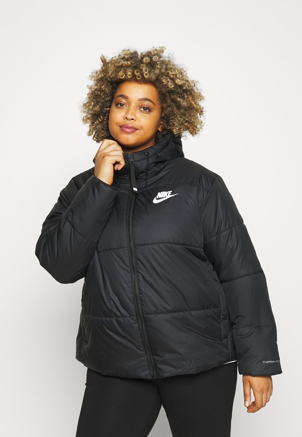 

Зимняя куртка Nike, черный