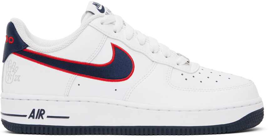 

Белые кроссовки Nike Air Force 1 07 REC
