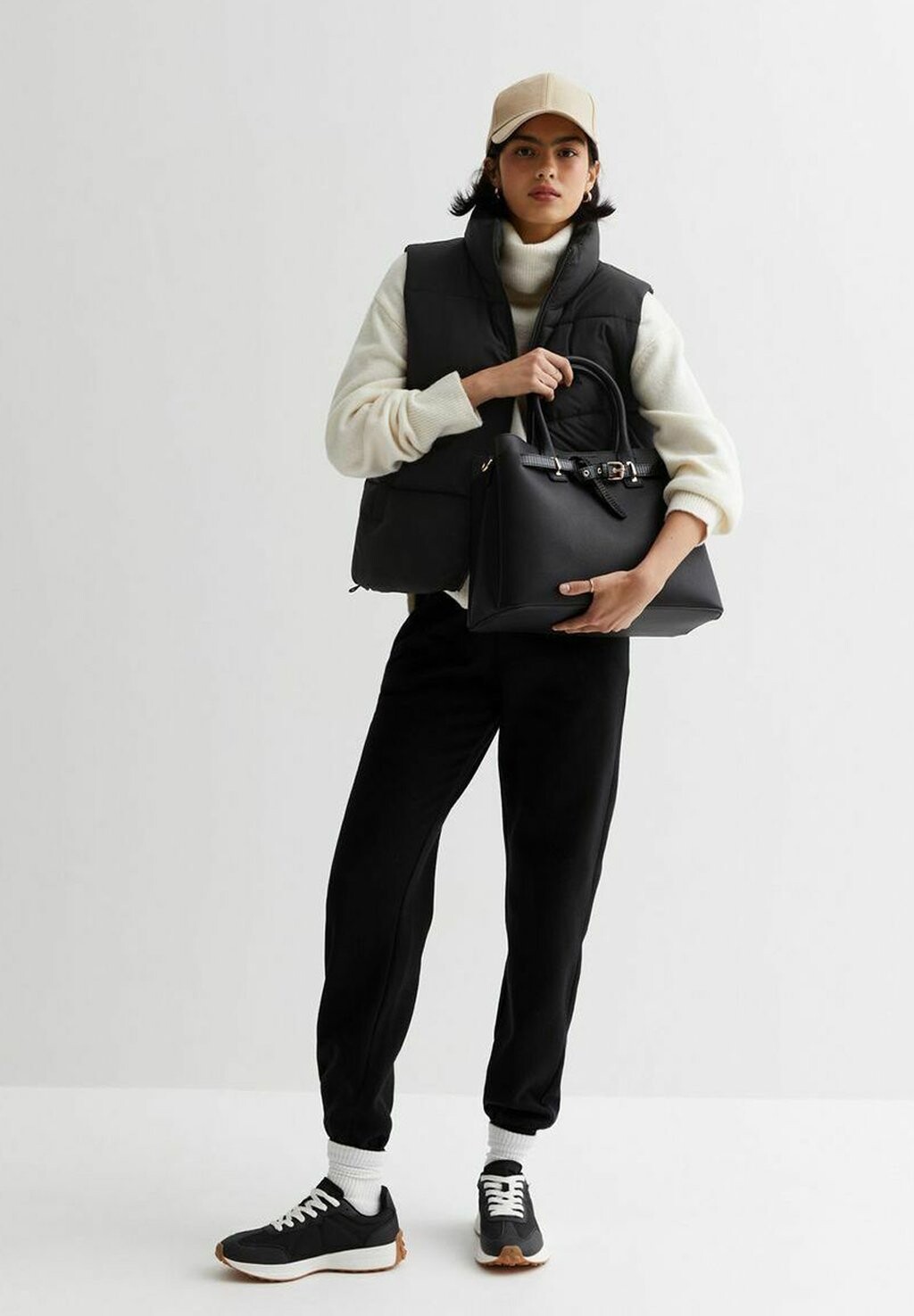 

Жилет Puffer Crop New Look, черный