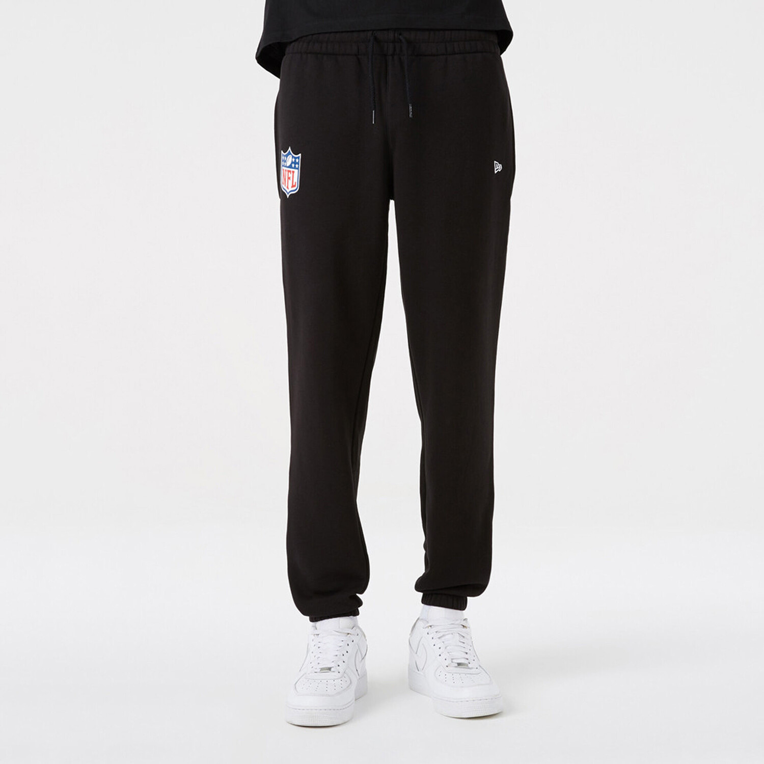 

Брюки NEW ERA Trainingshose NFL Shield Logo, черный