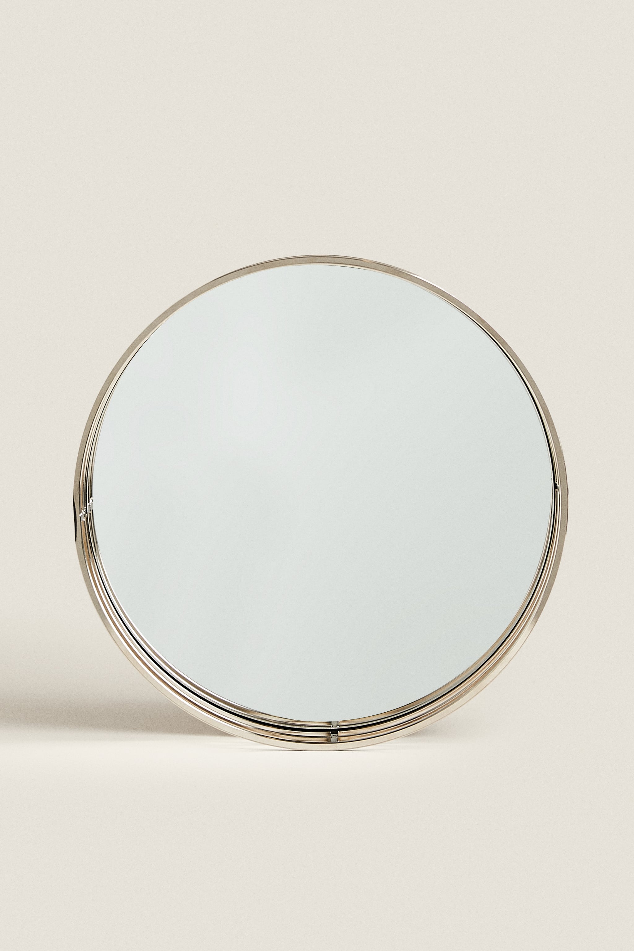 Круглый металлический и зеркальный поднос Zara, серебро