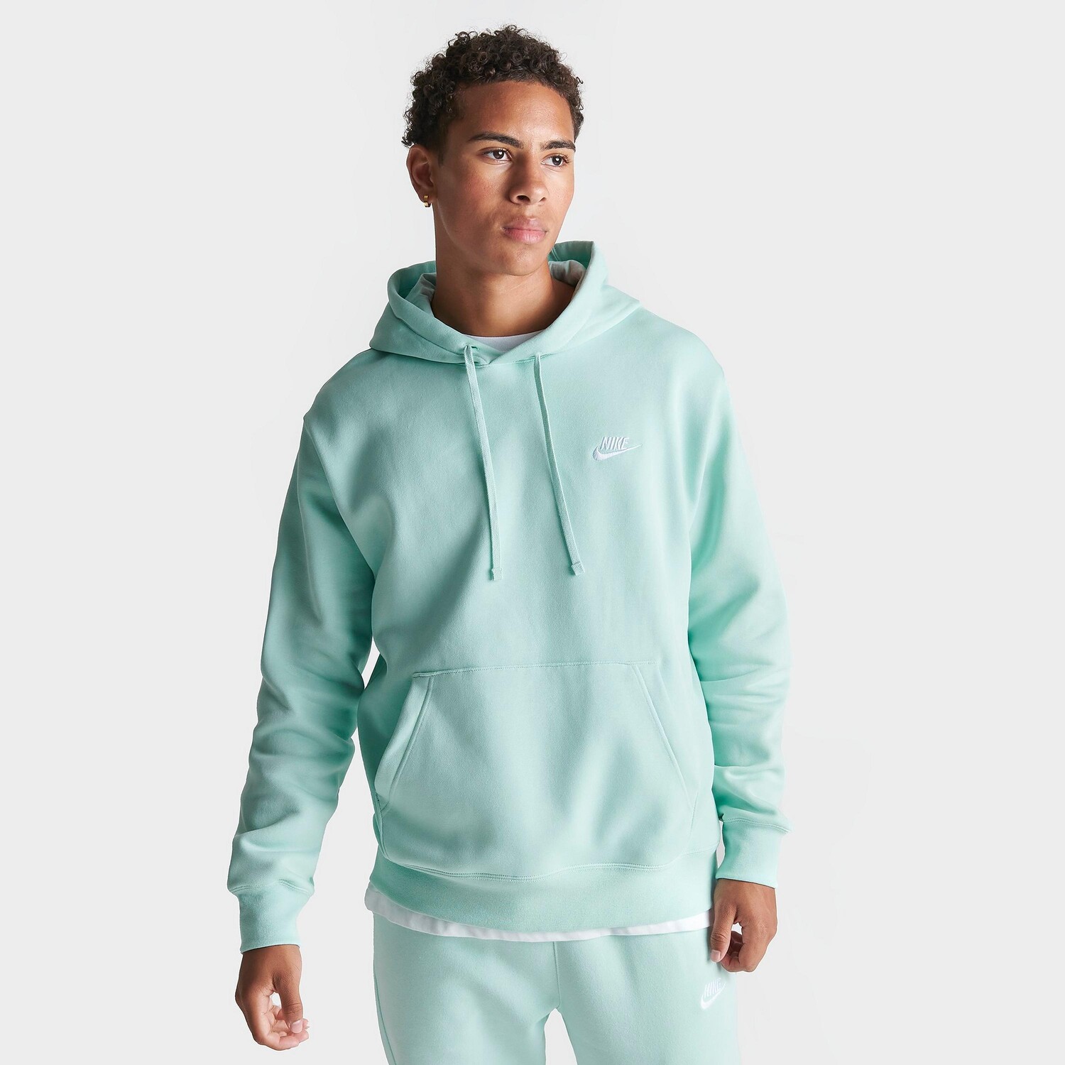 

Флисовая худи с вышивкой Nike Sportswear Club, зеленый