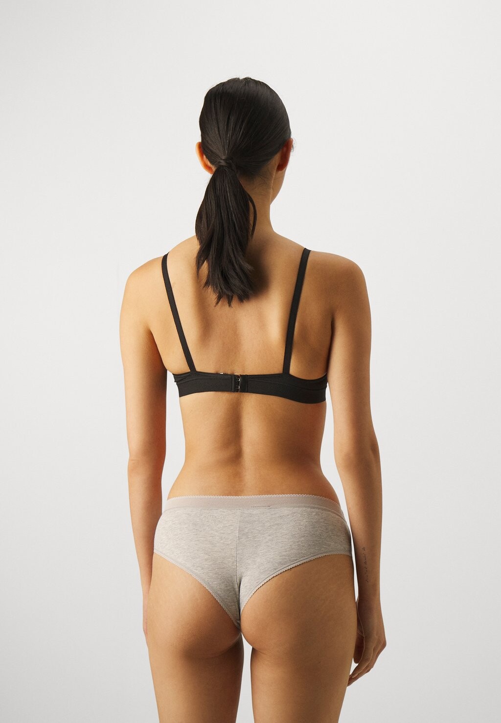 

Трусы CORE HIPSTER 3 PACK Björn Borg, серый/синий/фиолетовый