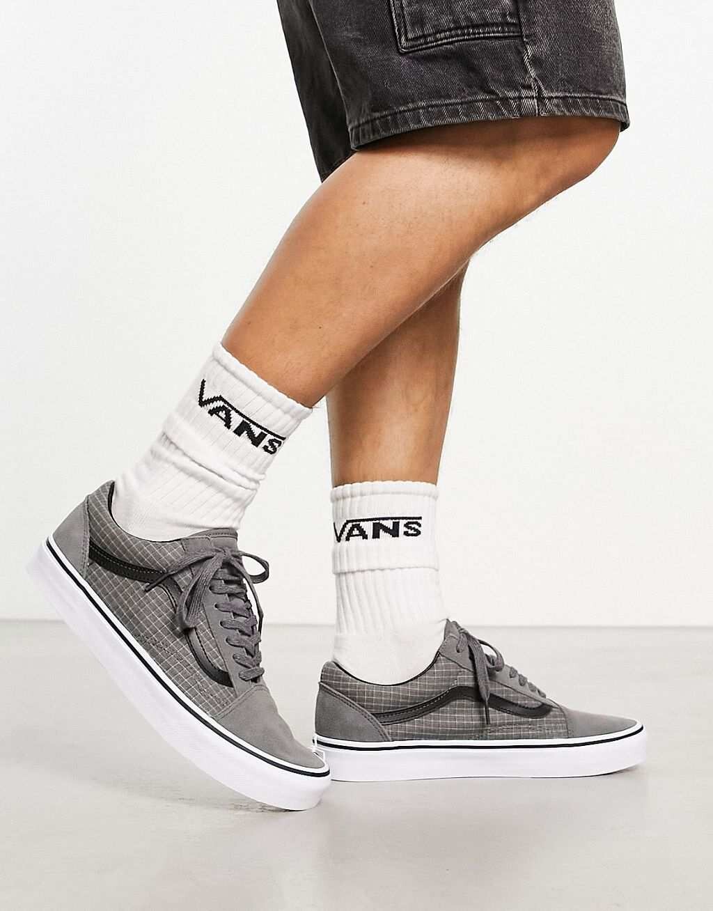 

Серые кроссовки Vans Old Skool