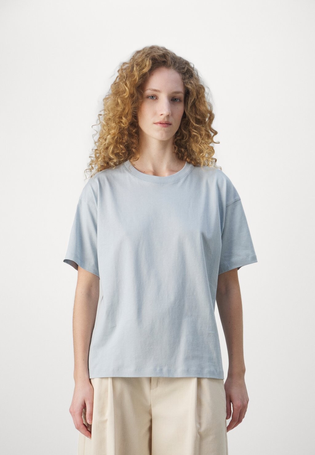 

Базовая футболка Loose Fit Tee Filippa K, цвет dove blue