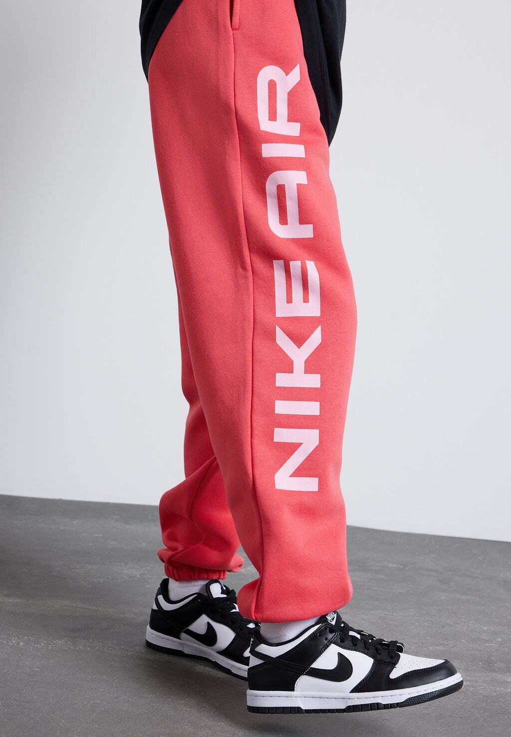 

Брюки для бега CLUB AIR Nike Sportswear, цвет lt fusion red/medium soft pink