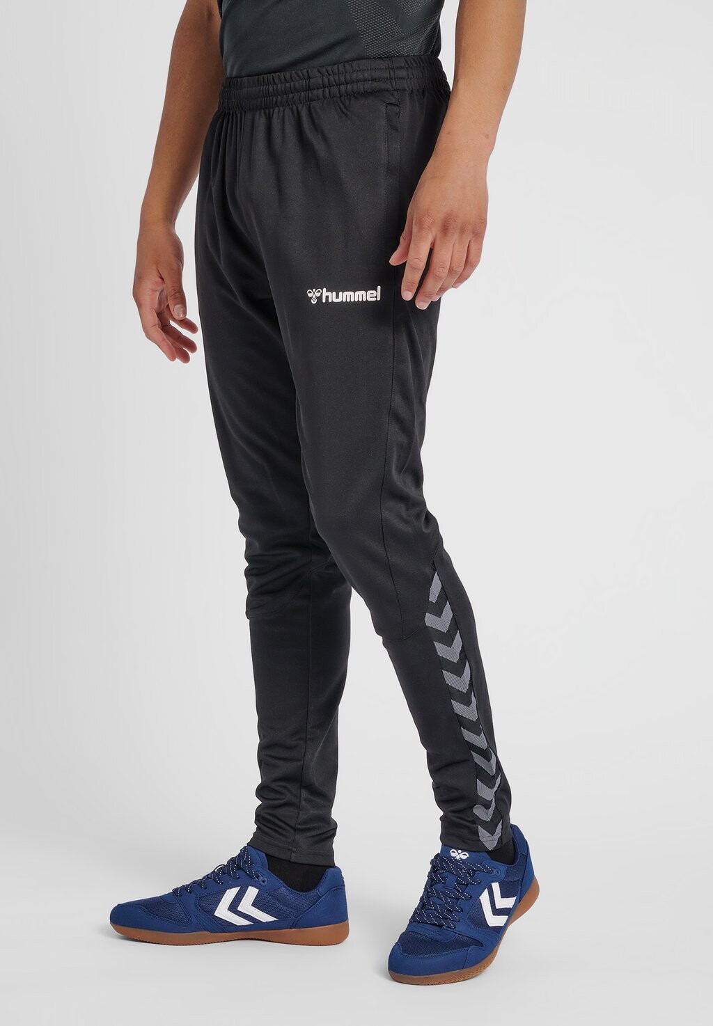

Спортивные брюки Hummel