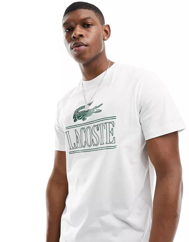 

Белая футболка Lacoste с графическим принтом спереди
