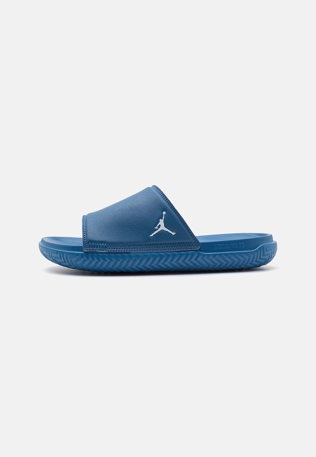 

Шлепанцы Jordan