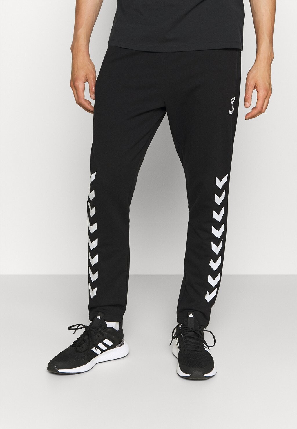 

Спортивные брюки Hummel, черный