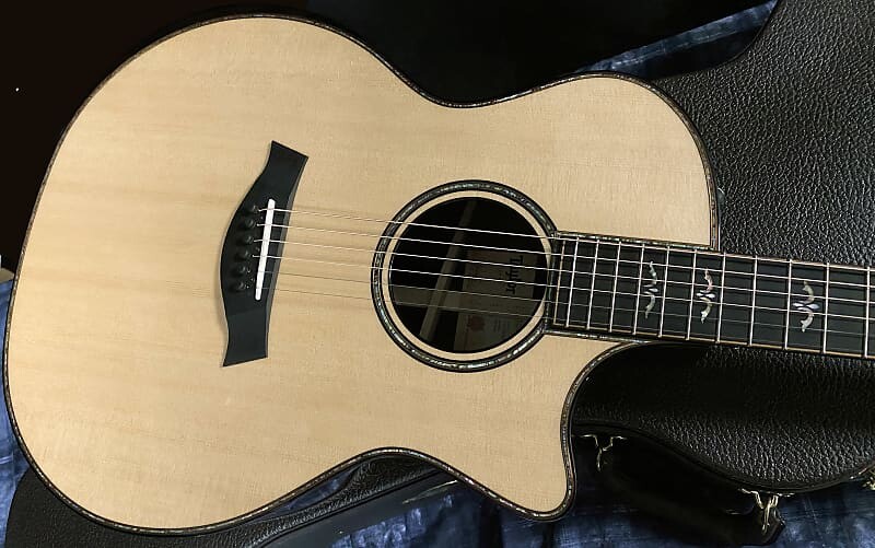 

Акустическая гитара BRAND NEW!! 2023 Taylor 914ce with V-Class Bracing Natural- Authorized Dealer! Warranty - In stock! 4.8lbs - G01946