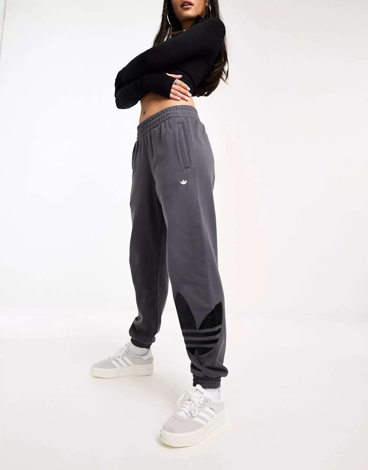 

Темно-серые джоггеры adidas Originals Metamoto