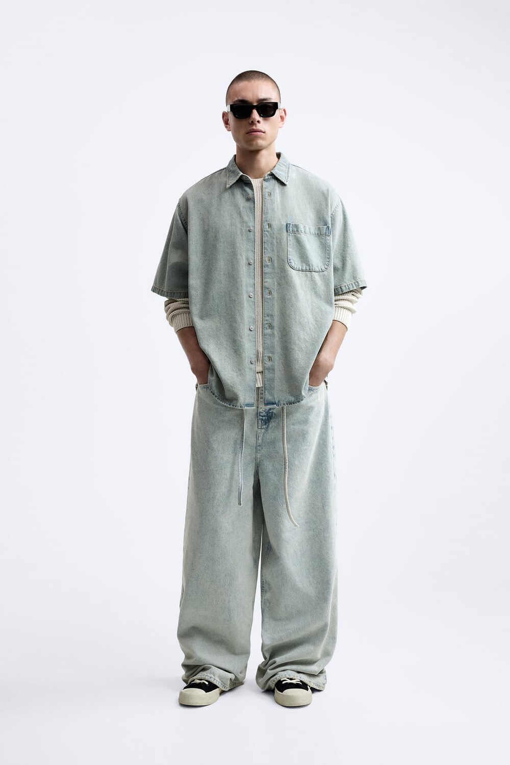

Джинсовая рубашка с карманом ZARA, синий