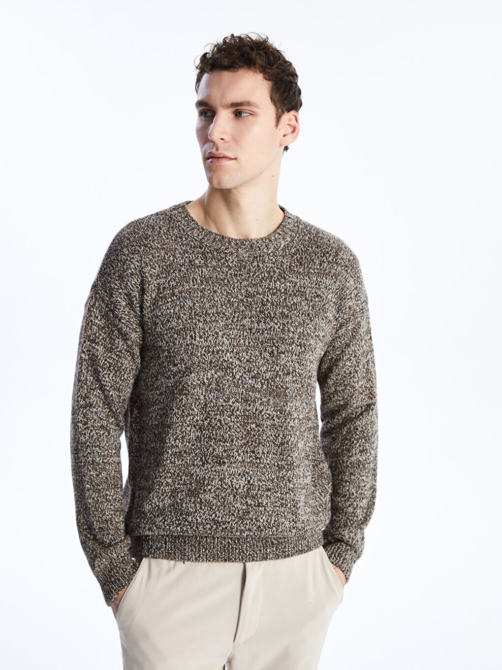 

Мужской трикотажный свитер с круглым вырезом и длинными рукавами LCW Casual, коричневый меланж