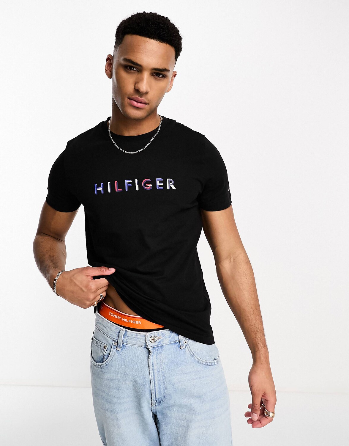 

Черная непринужденная футболка Tommy Hilfiger