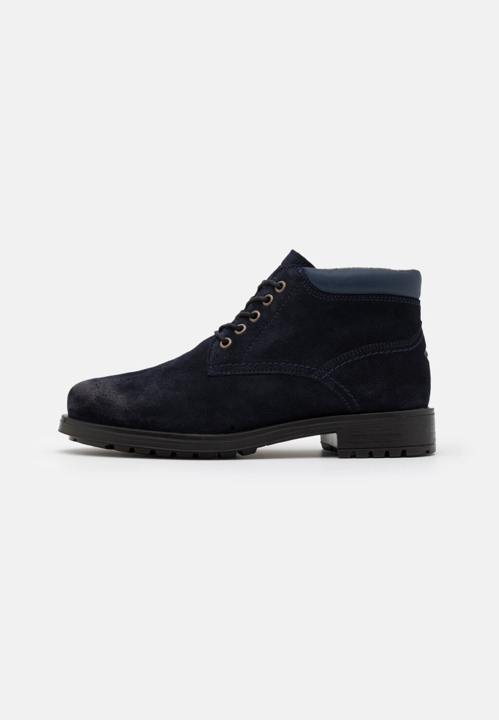 

Спортивные туфли на шнуровке MONT camel active, цвет navy