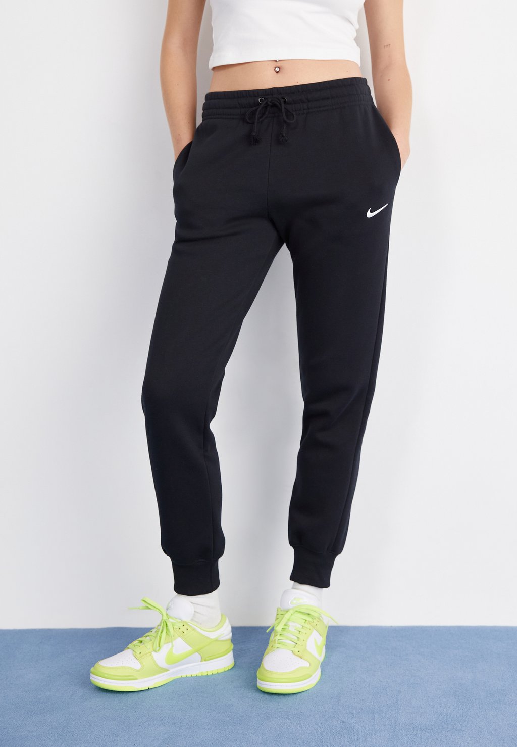 Спортивные брюки Phoenix Pant Nike, черный спортивные брюки pant taper nike черный белый