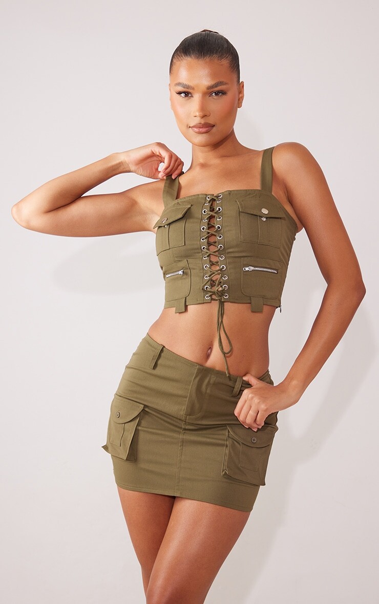 

PrettyLittleThing Корсет цвета хаки с квадратным вырезом на шнуровке спереди из твила