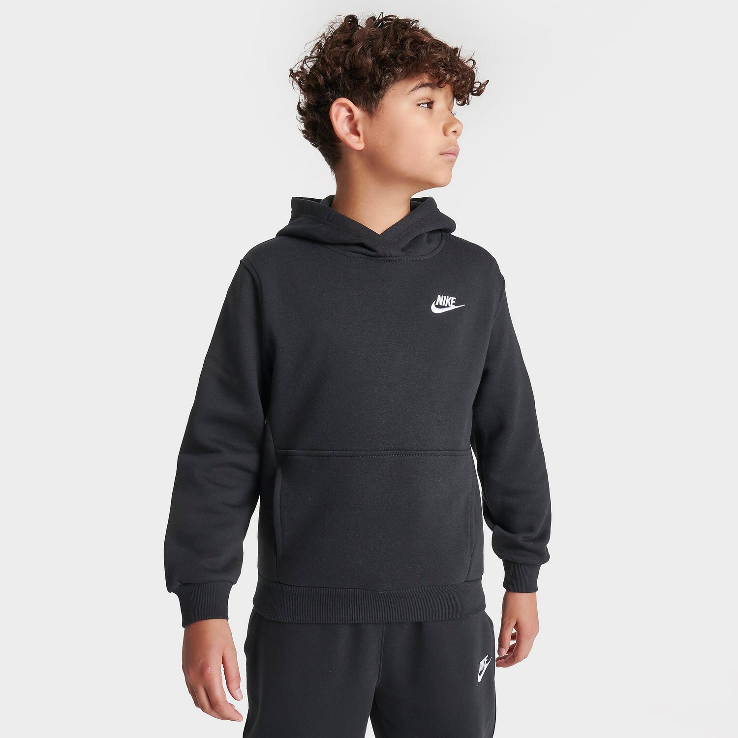 

Детский флисовый пуловер с капюшоном Nike Sportswear Club, черный
