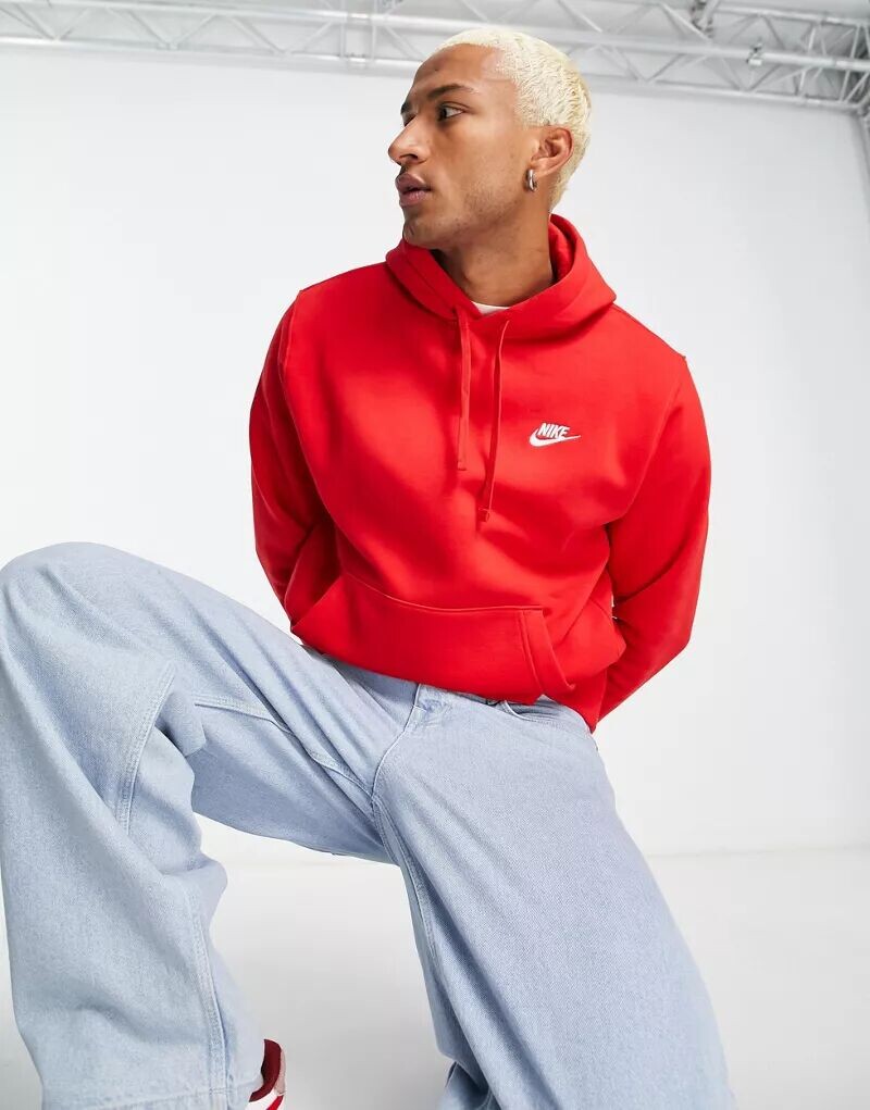 

Красная худи унисекс Nike Club