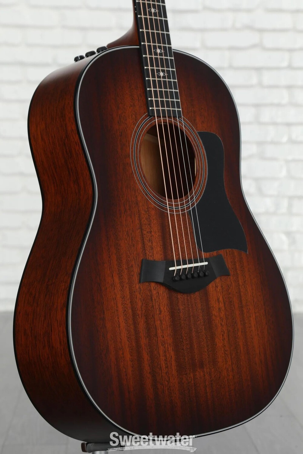 

Акустически-электрическая гитара Taylor 327e Grand Pacific — Shaded Edgeburst